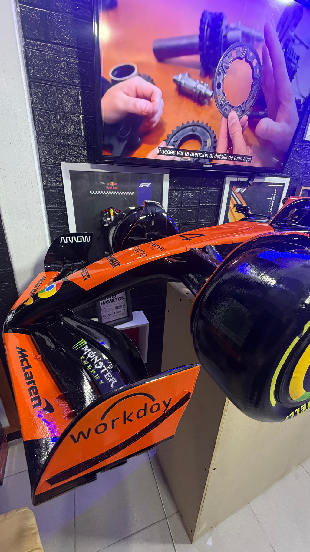 McLaren Lando Norris 2 Metros