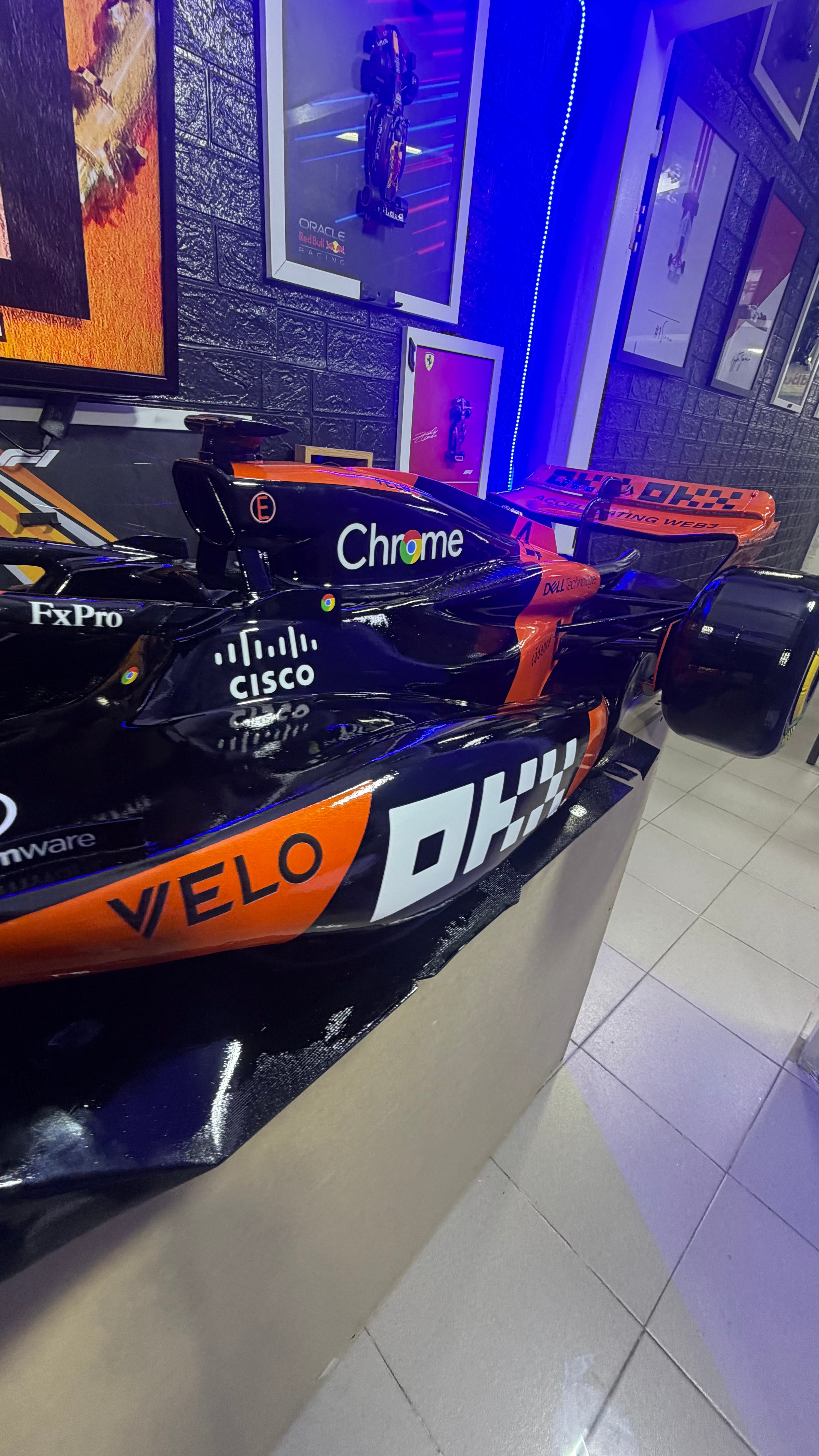McLaren Lando Norris 2 Metros